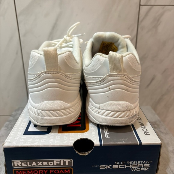 Skechers Relaxed Fit Memory Foam - Picture 4 of 7